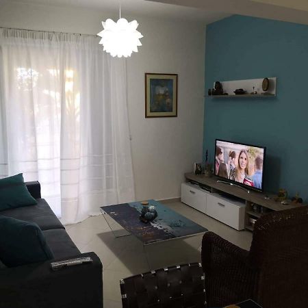 Menta Apartment Nea Iraklitsa Buitenkant foto