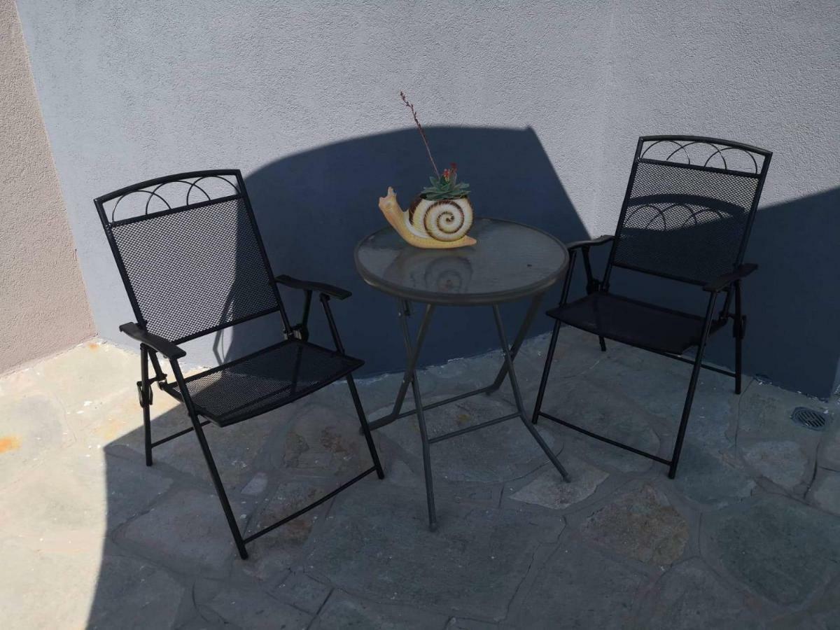 Menta Apartment Nea Iraklitsa Buitenkant foto