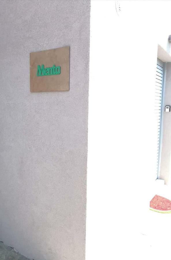 Menta Apartment Nea Iraklitsa Buitenkant foto