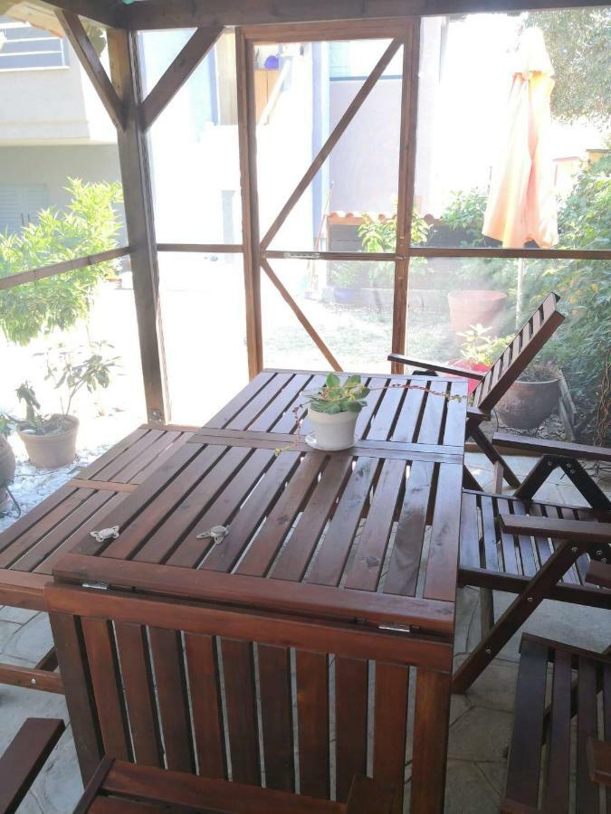 Menta Apartment Nea Iraklitsa Buitenkant foto
